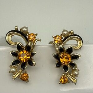 VIntage “STAR” Clip Black & Yellow Earrings